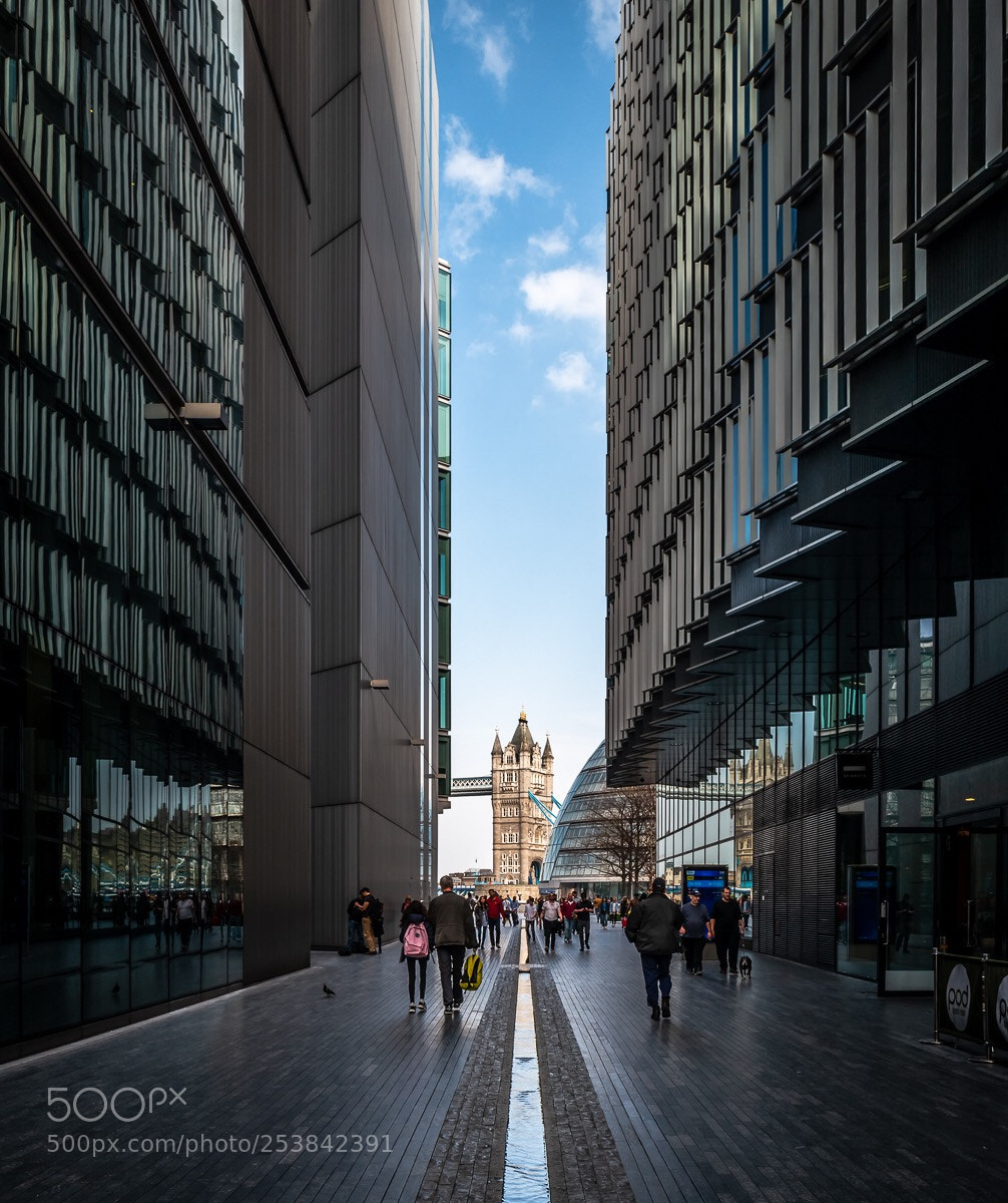 Leica Q (Typ 116) sample photo. Looking towards tower bridge  photography