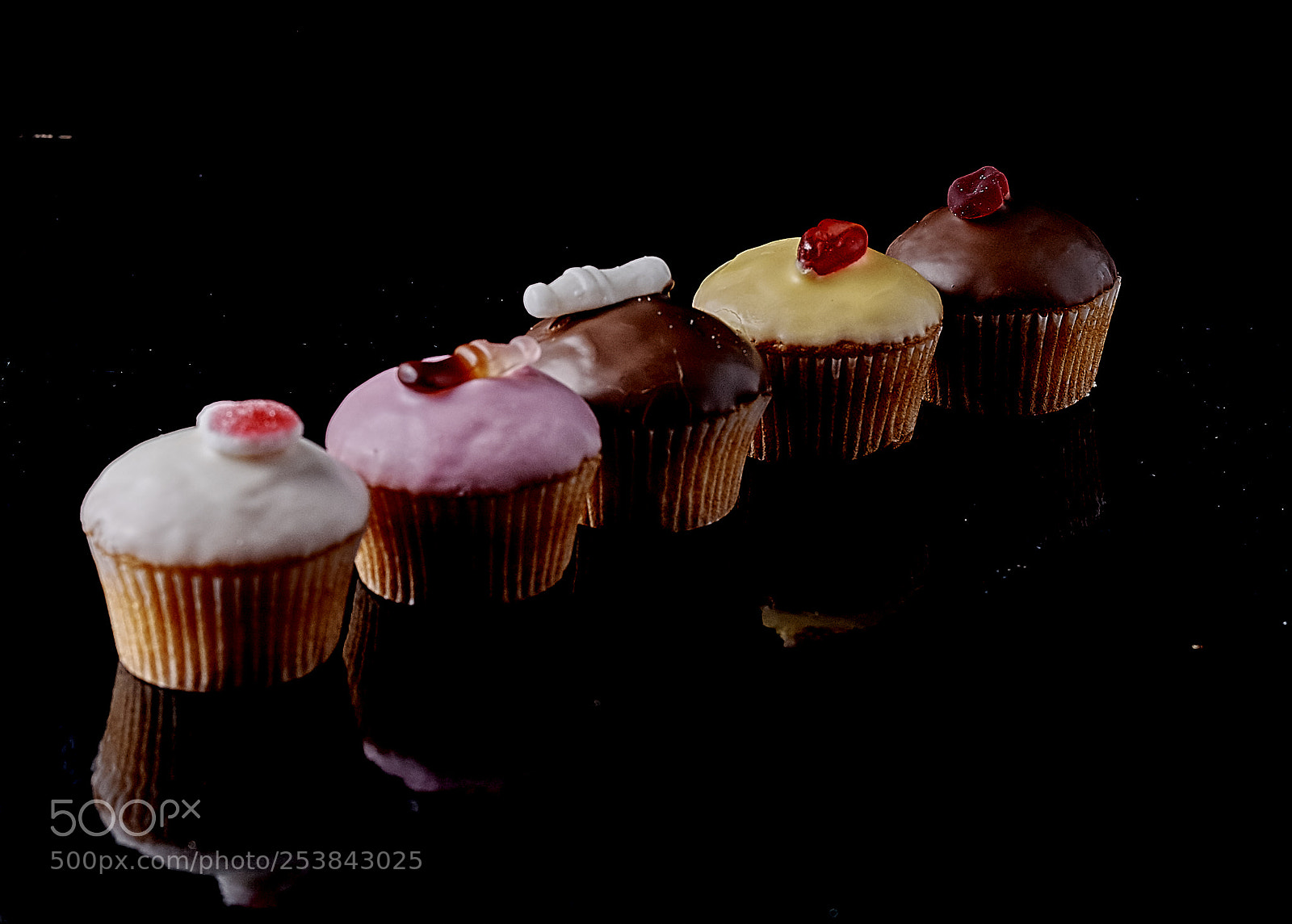Sony a7 sample photo. Cake photography