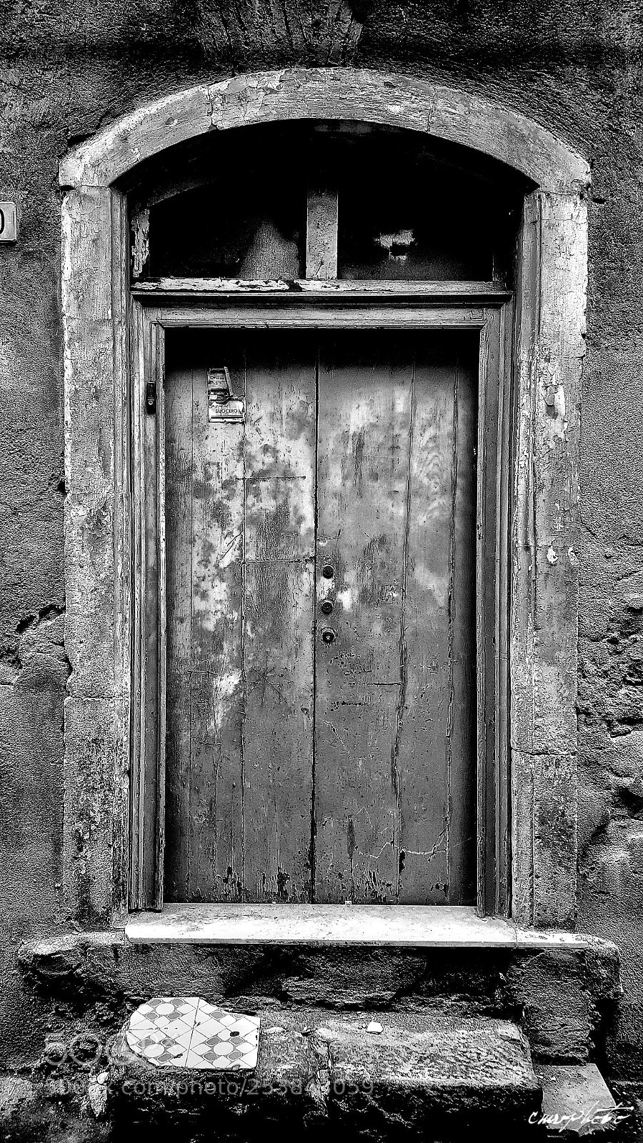 Samsung Galaxy S6 sample photo. Old doors photography