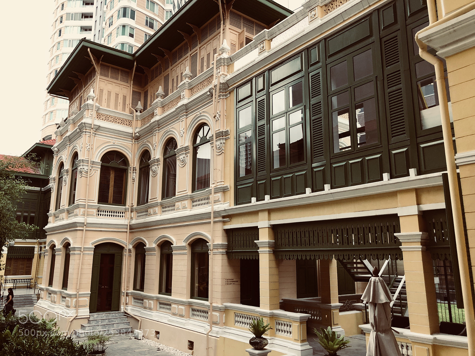 Apple iPhone 8 Plus sample photo. House of sathorn bangkok photography