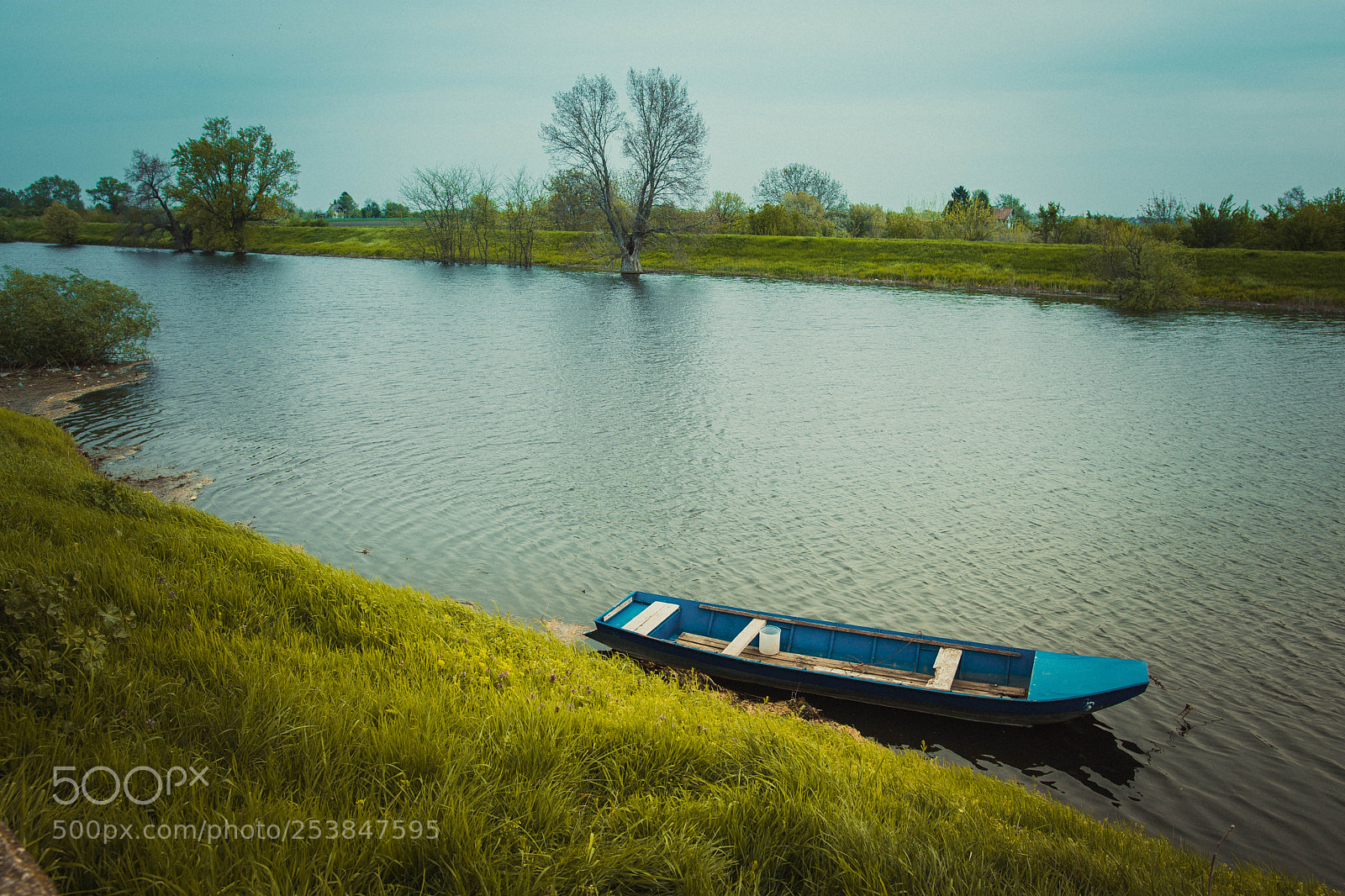 Nikon D7200 sample photo. Blue boat photography