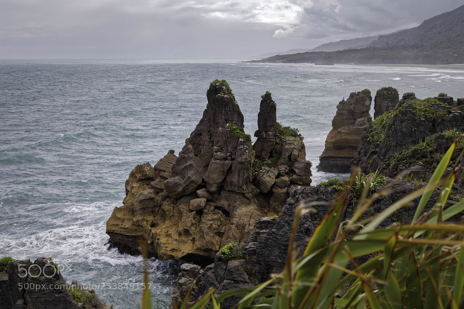 Canon EOS 5D Mark II sample photo. Pancake rocks near punakaiki photography