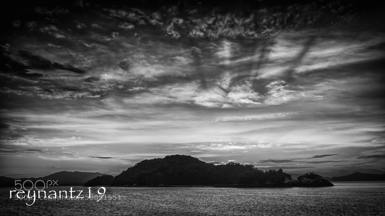 Canon EOS 60D sample photo. In-between. photography