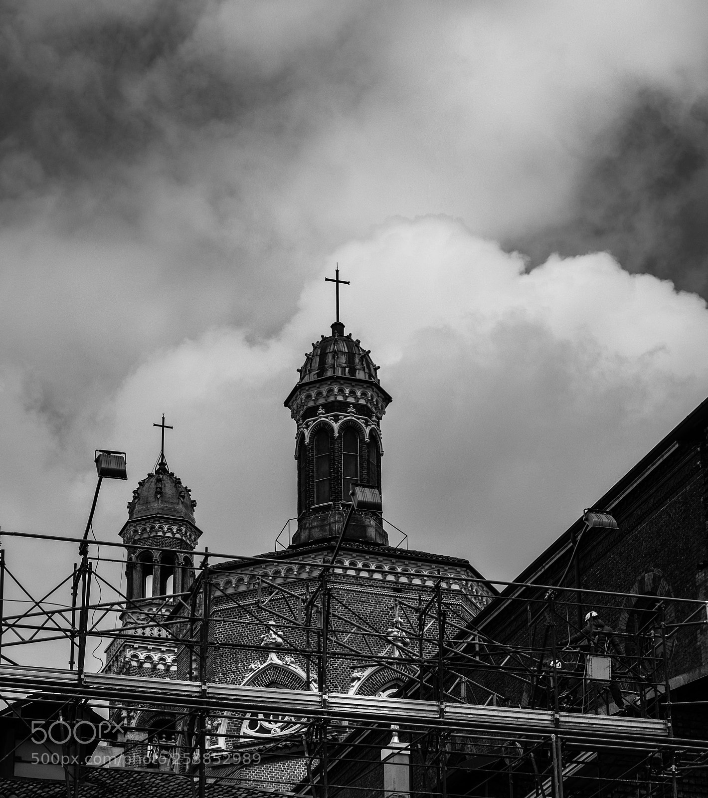 Fujifilm X-T10 sample photo. Cityscape bw photography