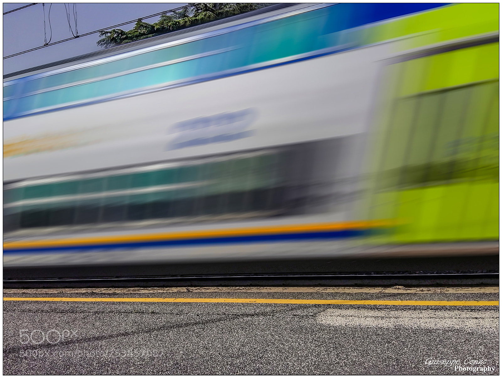 Nikon Coolpix P510 sample photo. Treno in transito photography