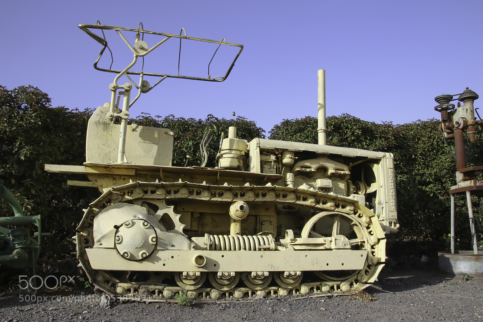 Canon EOS 80D sample photo. Old tractor painted in photography