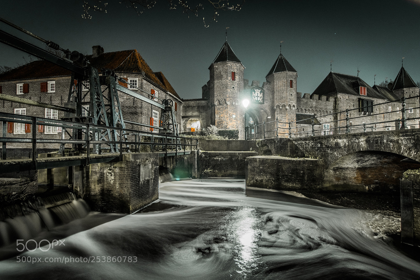 Canon EOS 77D (EOS 9000D / EOS 770D) sample photo. Amersfoort by night city photography