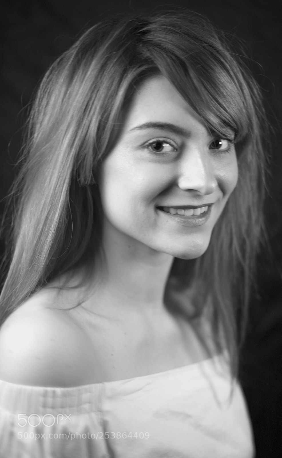Canon EOS 5D Mark IV sample photo. Elisha in bw photography