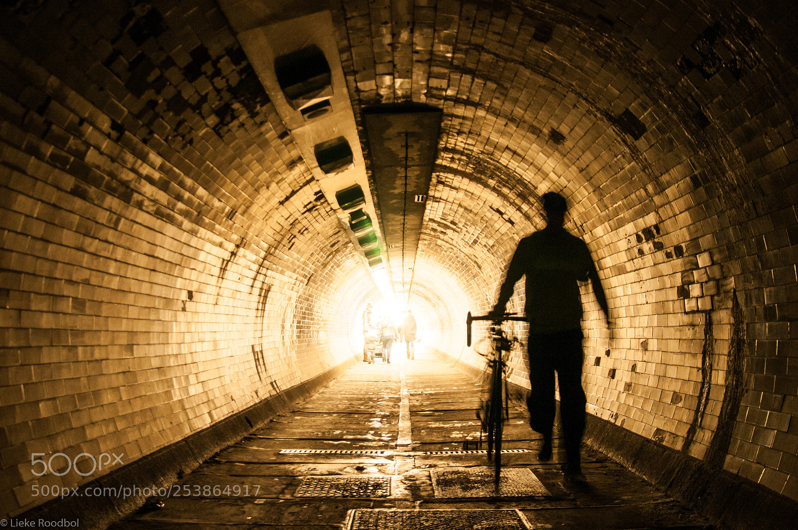 Nikon D300 sample photo. Greenwich foot tunnel photography