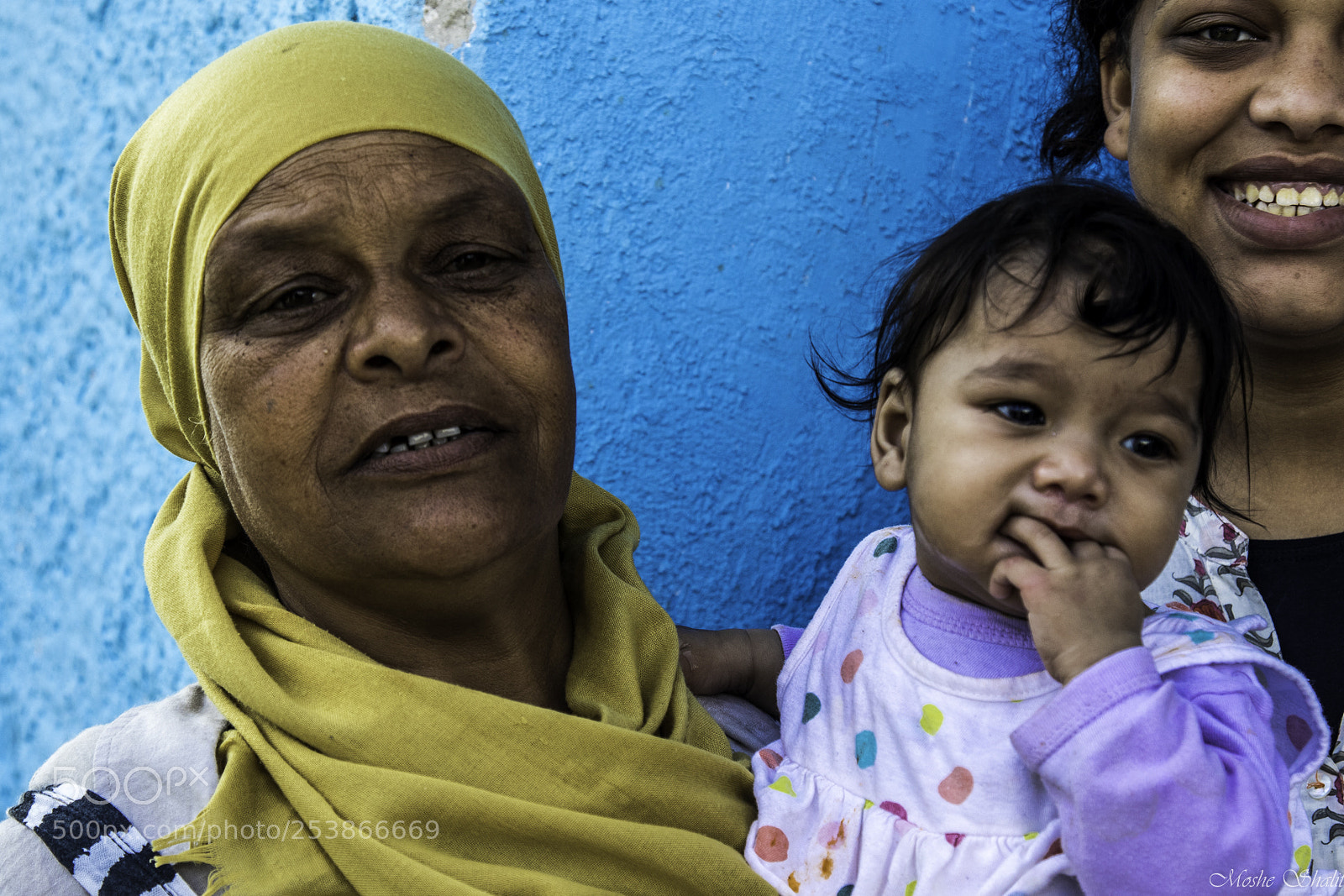 Canon EOS 7D Mark II sample photo. Three generations photography