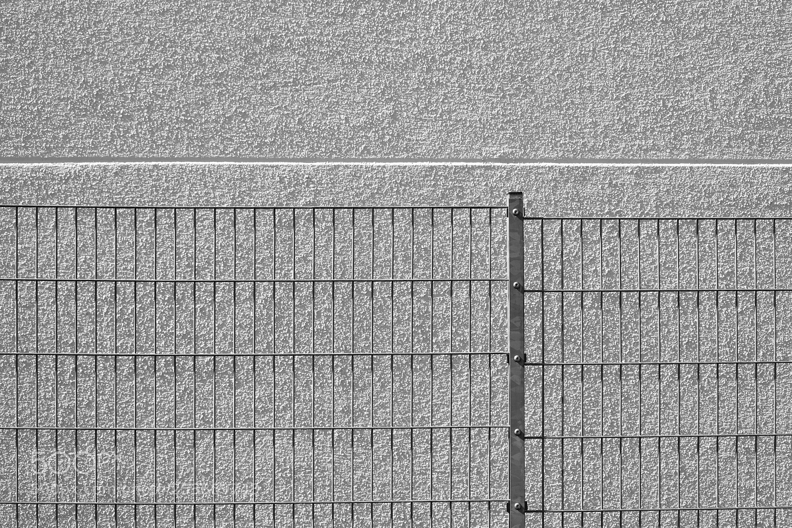 Sony a7 II sample photo. Fence in front of photography