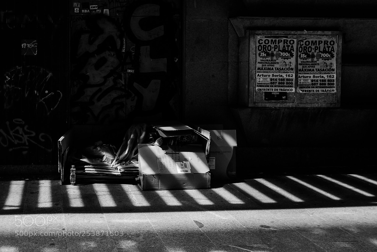 Panasonic Lumix DMC-LX100 sample photo. In the prison of photography