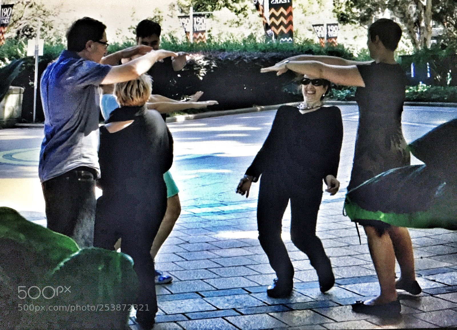 Apple iPhone 6 Plus sample photo. Popmixer. dance moves on photography