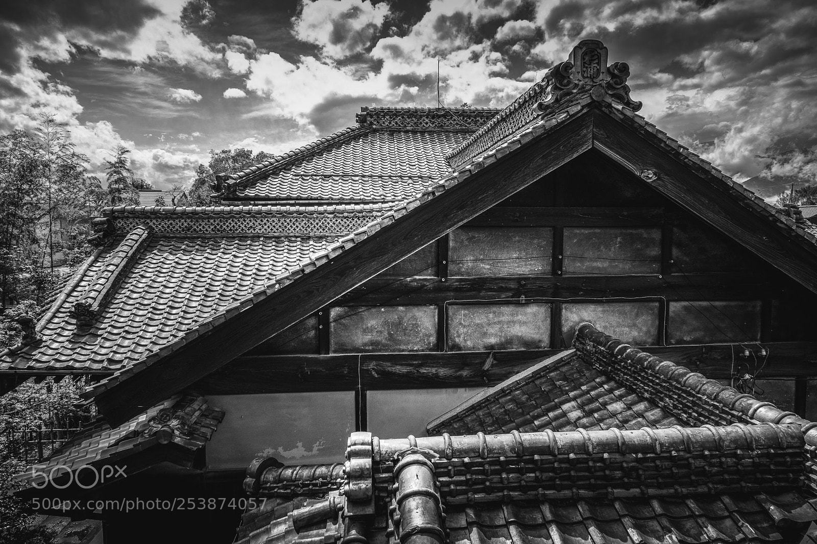 Fujifilm X-T2 sample photo. 瓦屋根 photography