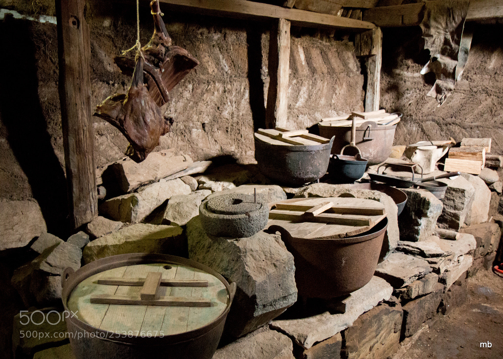 Canon EOS 70D sample photo. The "old" kitchen photography