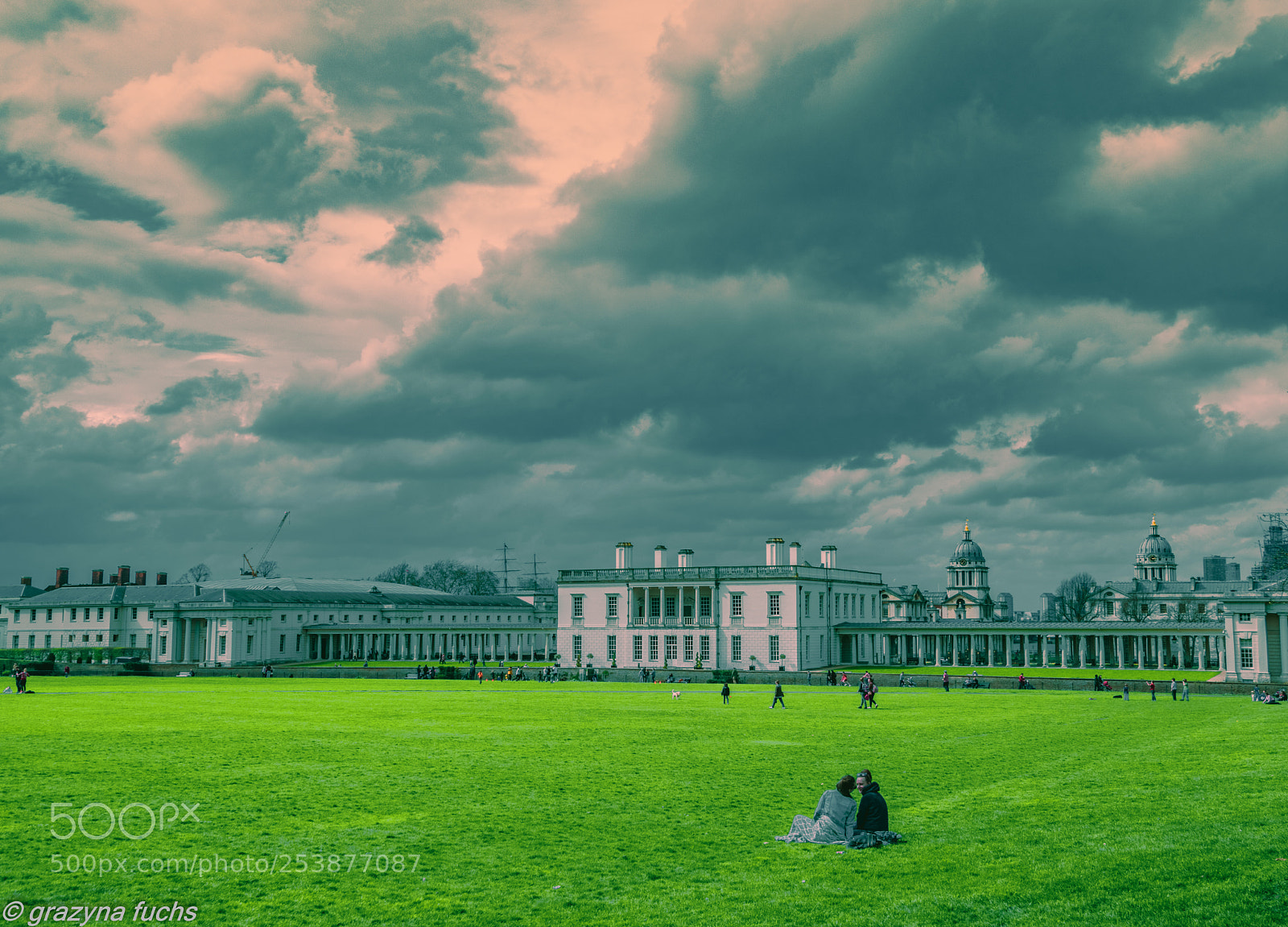 Nikon D3300 sample photo. The queen’s house photography