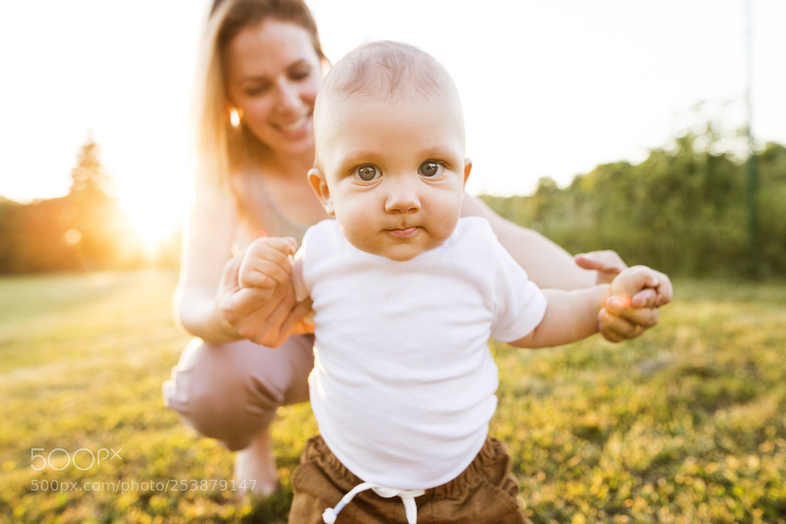 Nikon D5 sample photo. Young mother with her photography