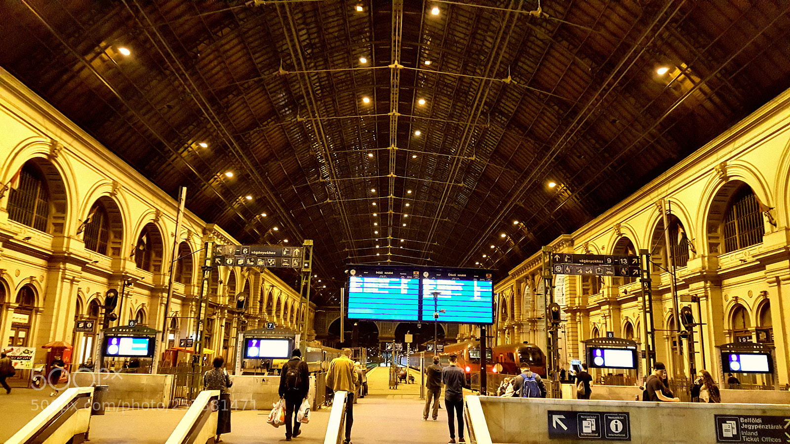 Samsung GALAXY S6 edge sample photo. Railway station photography