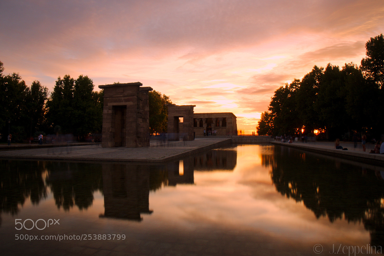 Olympus OM-D E-M5 II sample photo. Los espiritus de templo photography