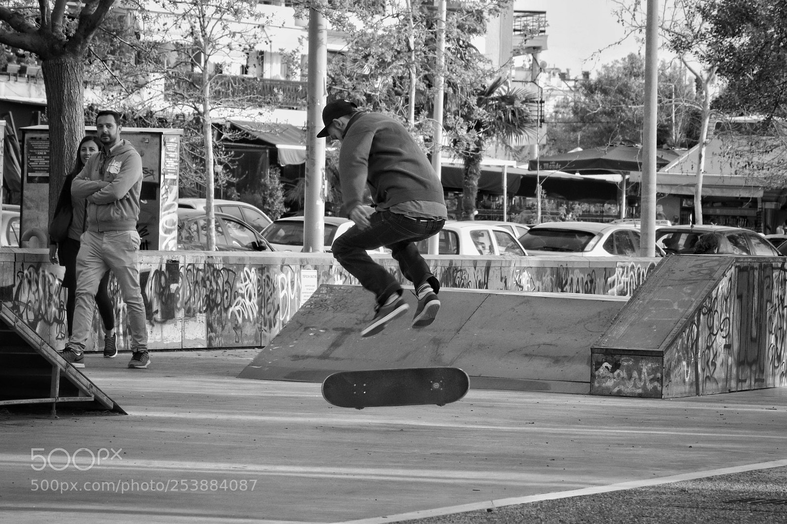 Canon EOS 800D (EOS Rebel T7i / EOS Kiss X9i) sample photo. Skateboard tricks photography