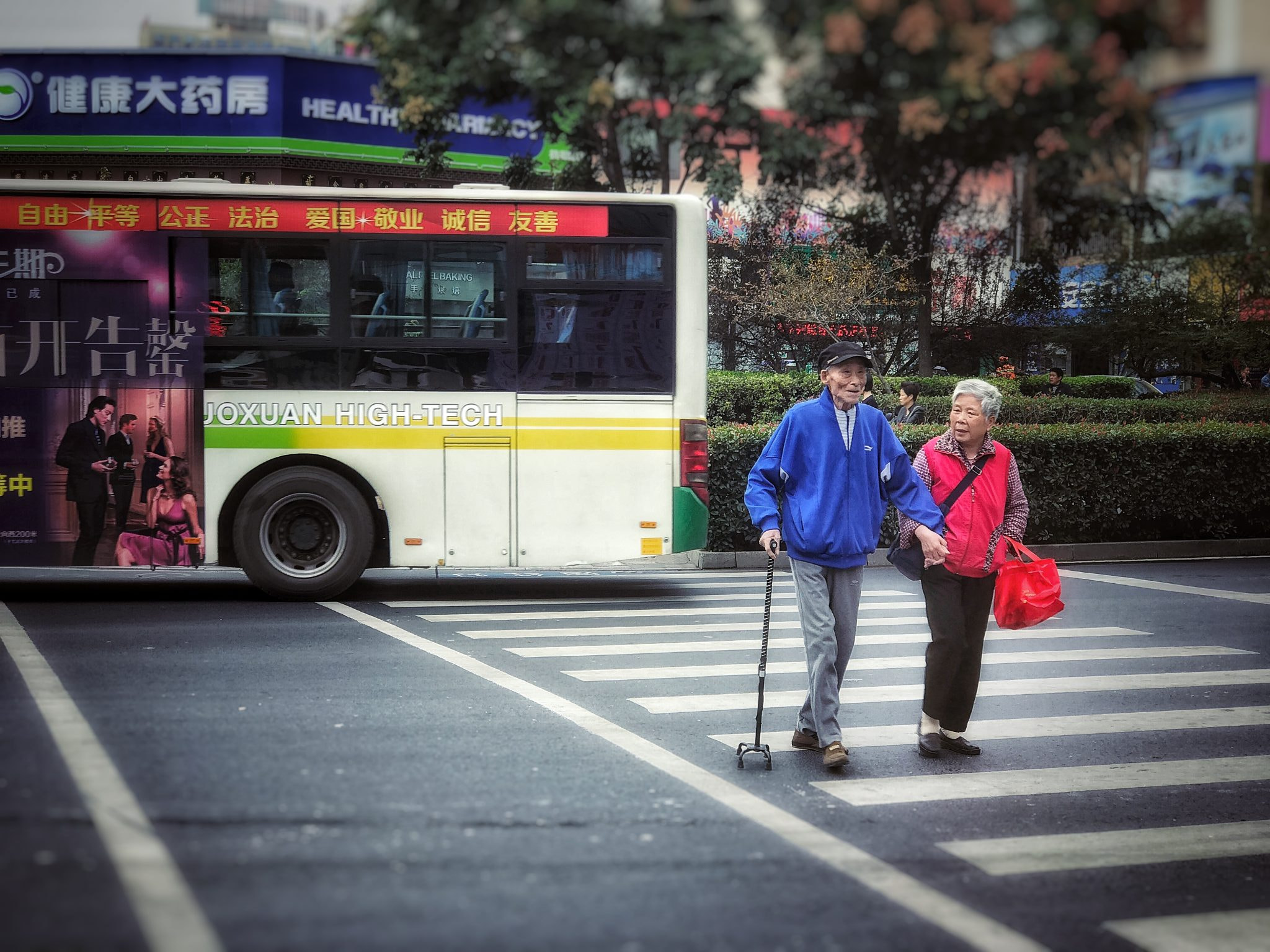 v2?sig=3c0e7001ccad887f38d3098aae41dce3b3d241754fa50e09c976c218f1b2127e