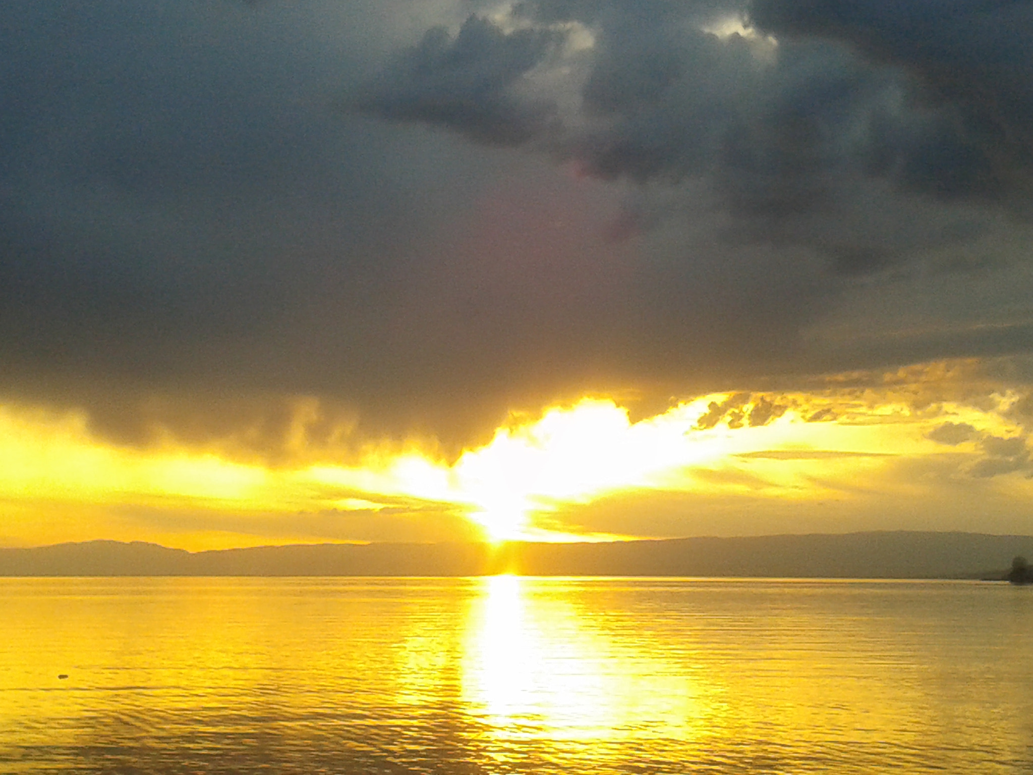 Samsung Galaxy S3 Mini sample photo. Le feu au lac photography