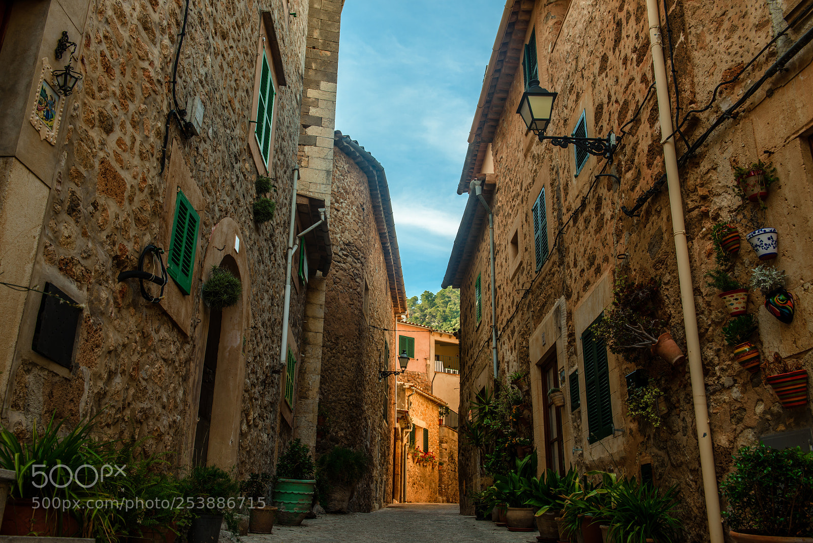 Nikon D810 sample photo. Golden streets of valldemossa photography