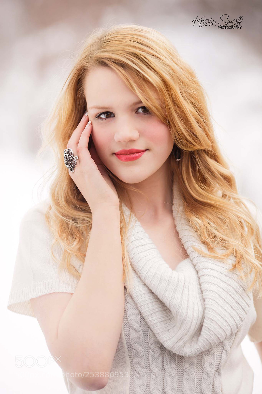 Canon EOS 5D Mark II sample photo. Hannah in white photography