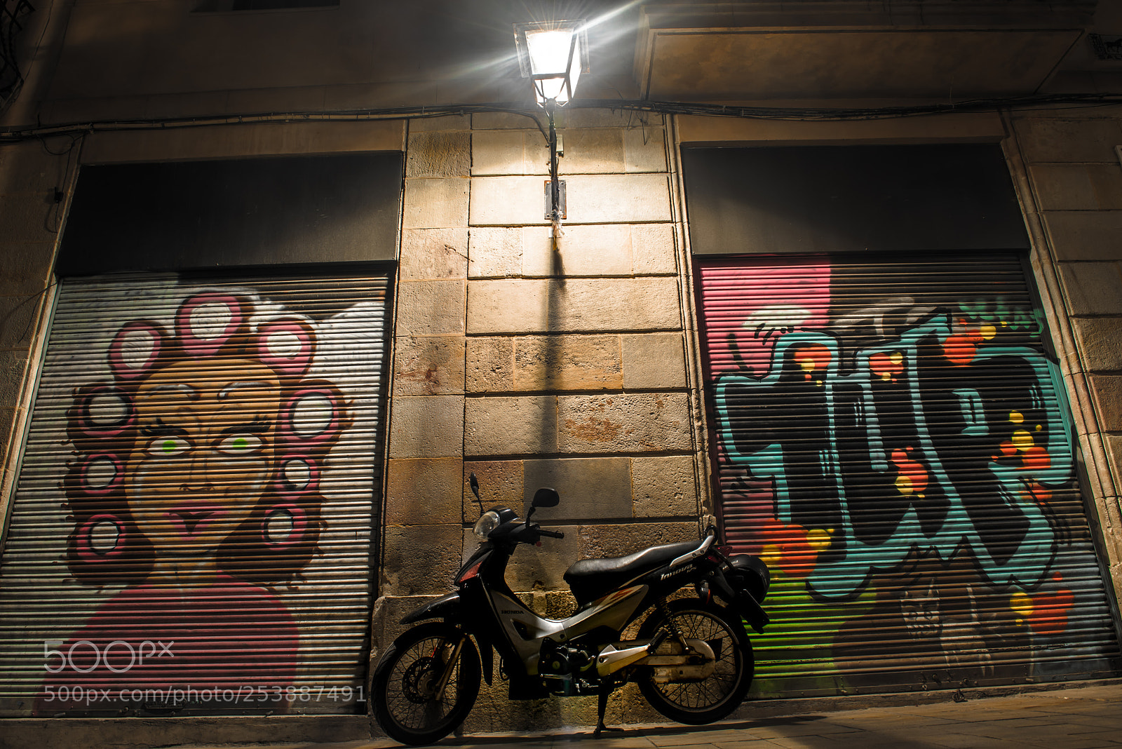 Nikon D810 sample photo. Graffiti art in barcelona photography