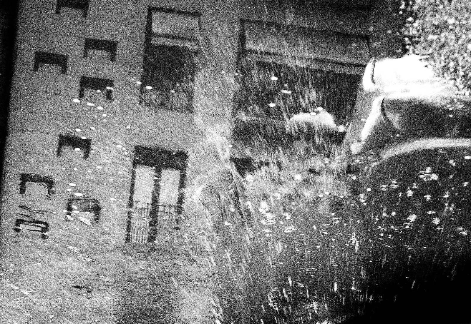 Olympus OM-D E-M5 II sample photo. Splash photography