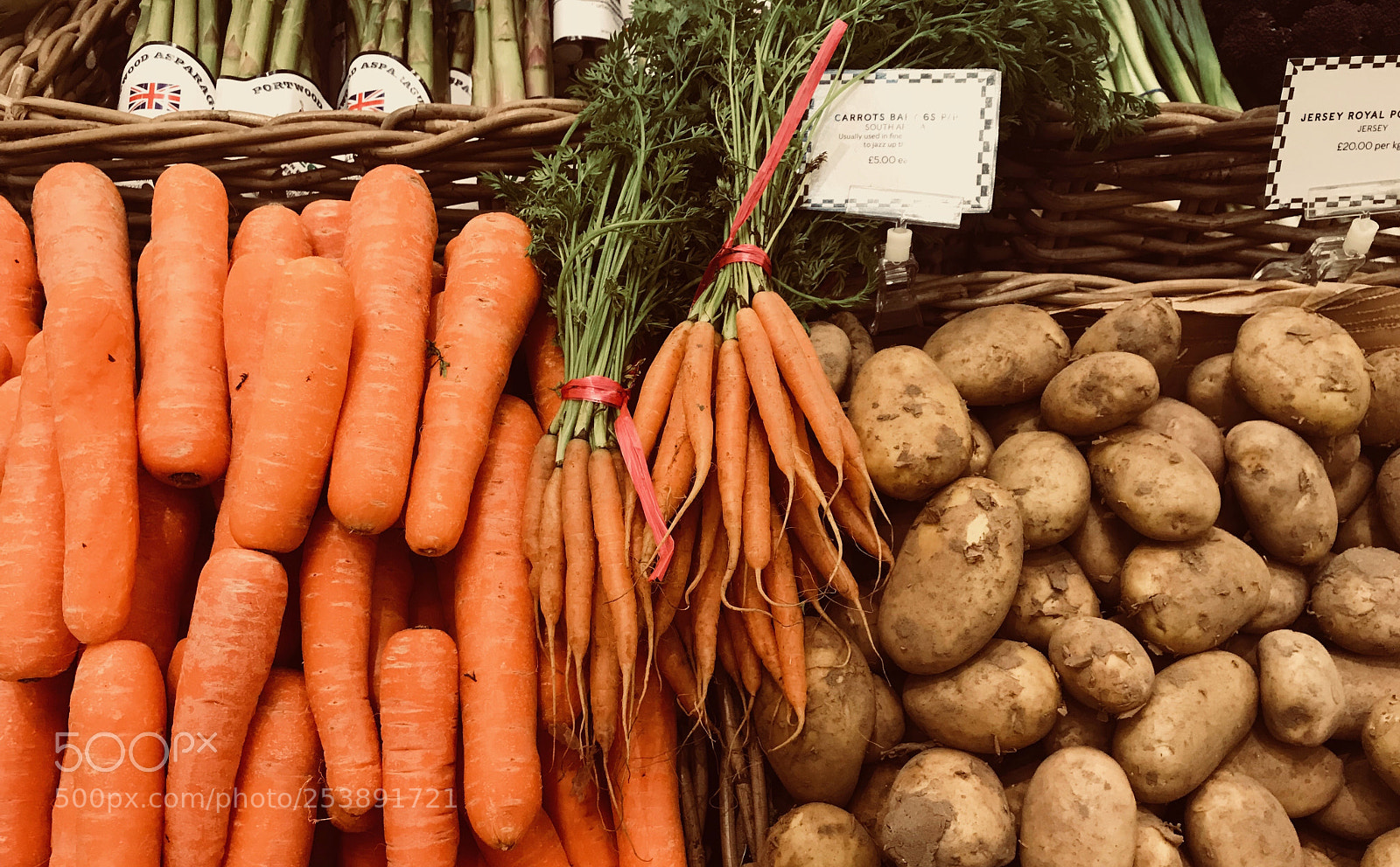 Apple iPhone 7 sample photo. Carrots potatoes photography
