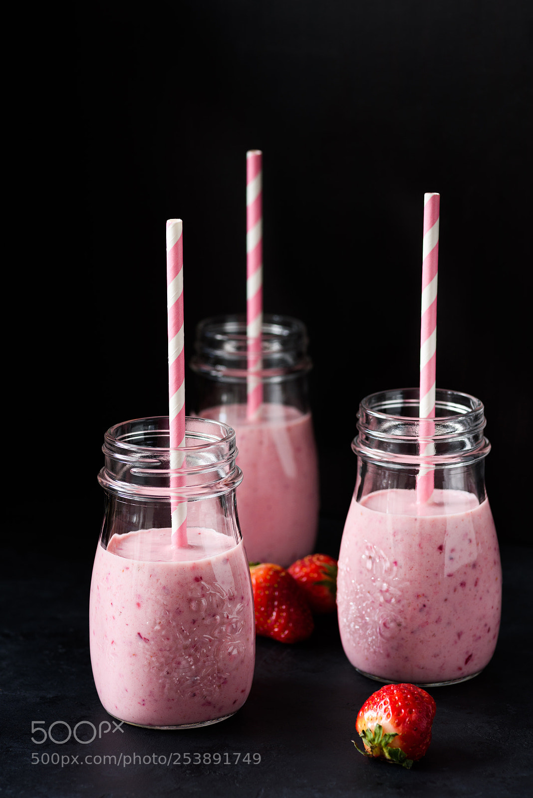Nikon D810 sample photo. Fresh strawberry smoothies on photography