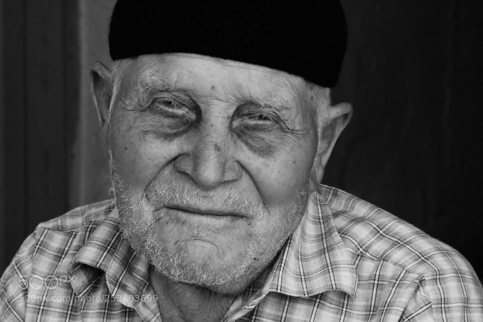 Canon EOS 750D (EOS Rebel T6i / EOS Kiss X8i) sample photo. Old man photography