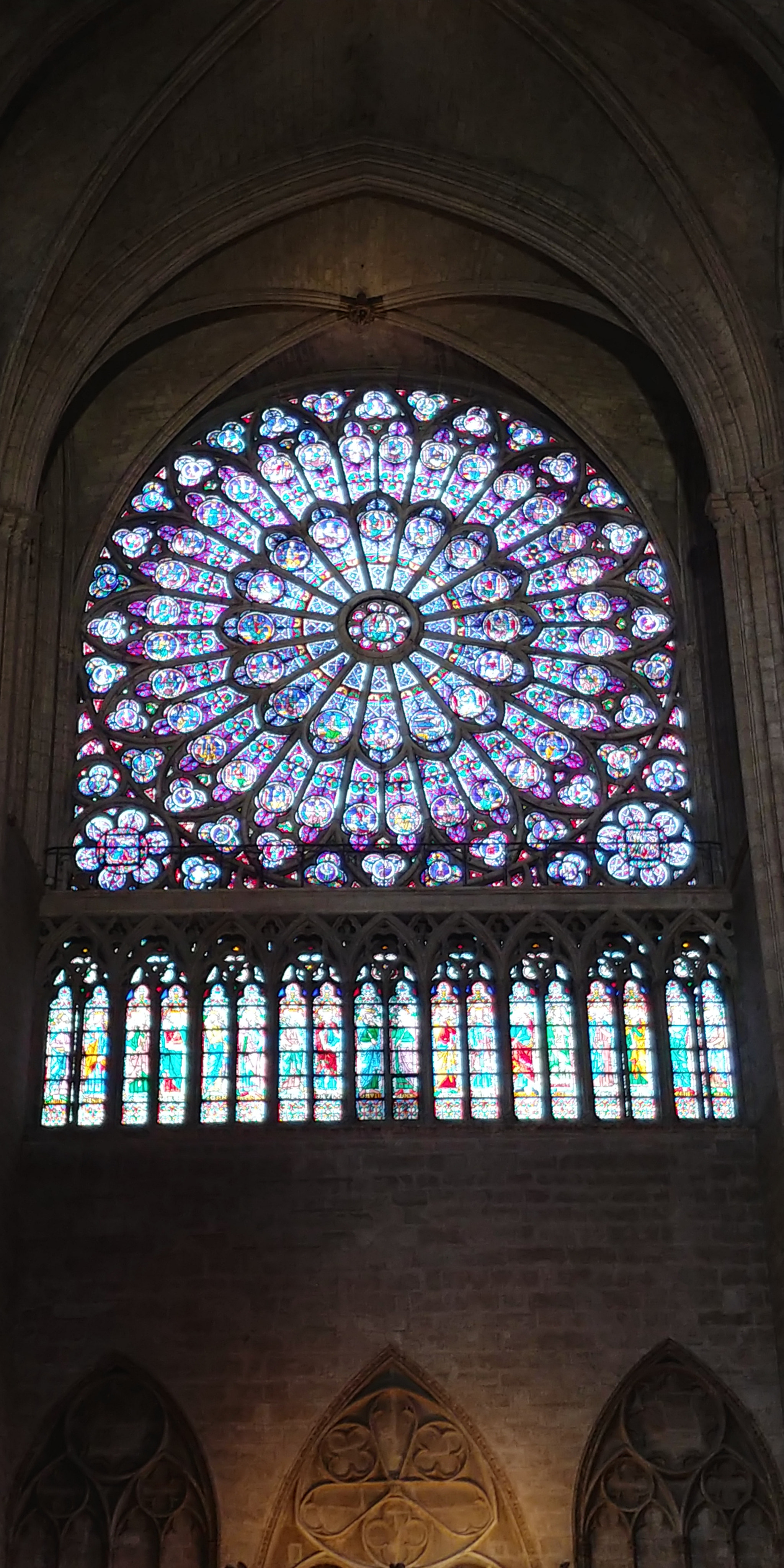 LG V30 sample photo. Notre dame de paris photography