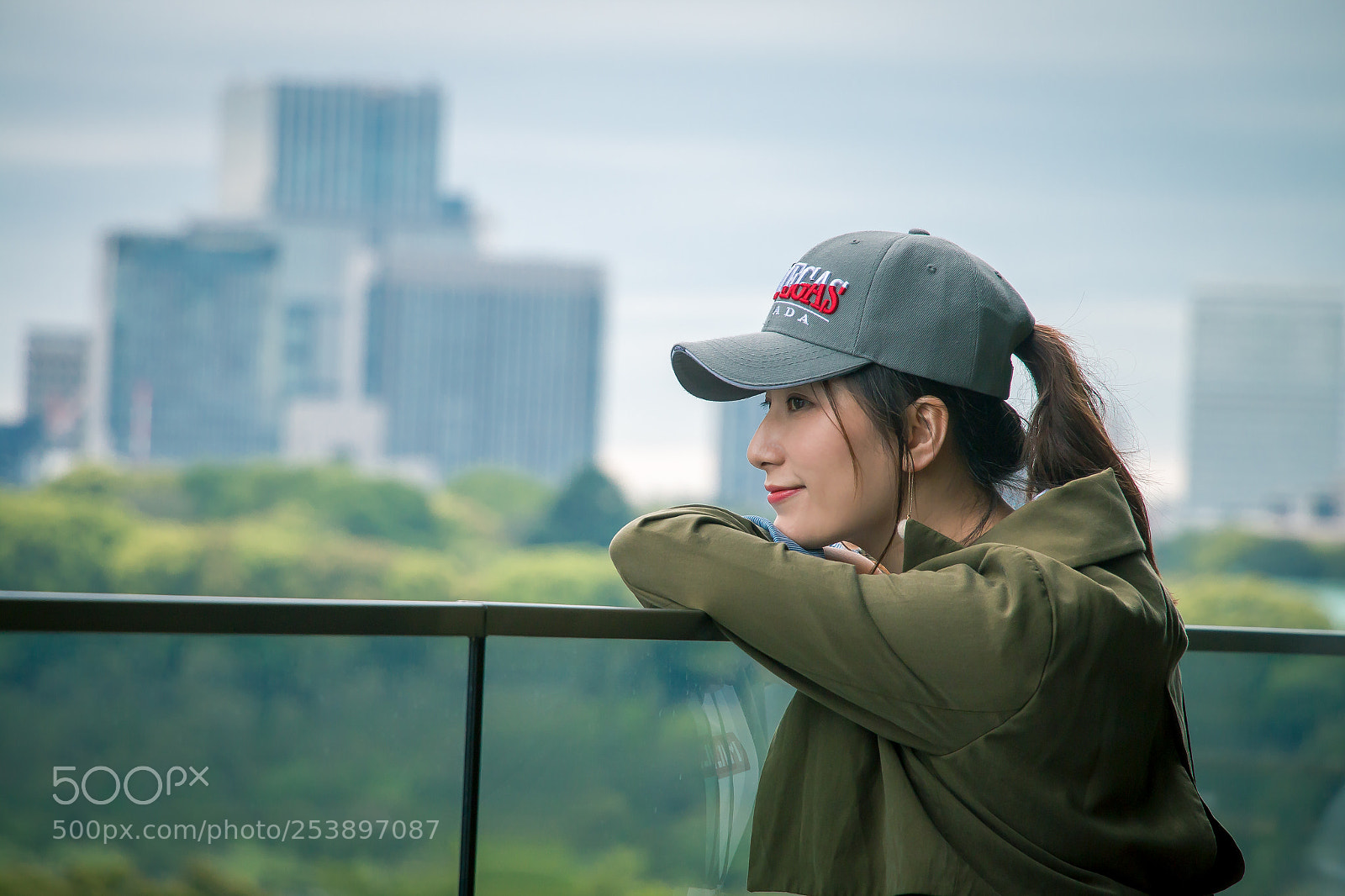 Canon EOS 70D sample photo. Observing the city photography