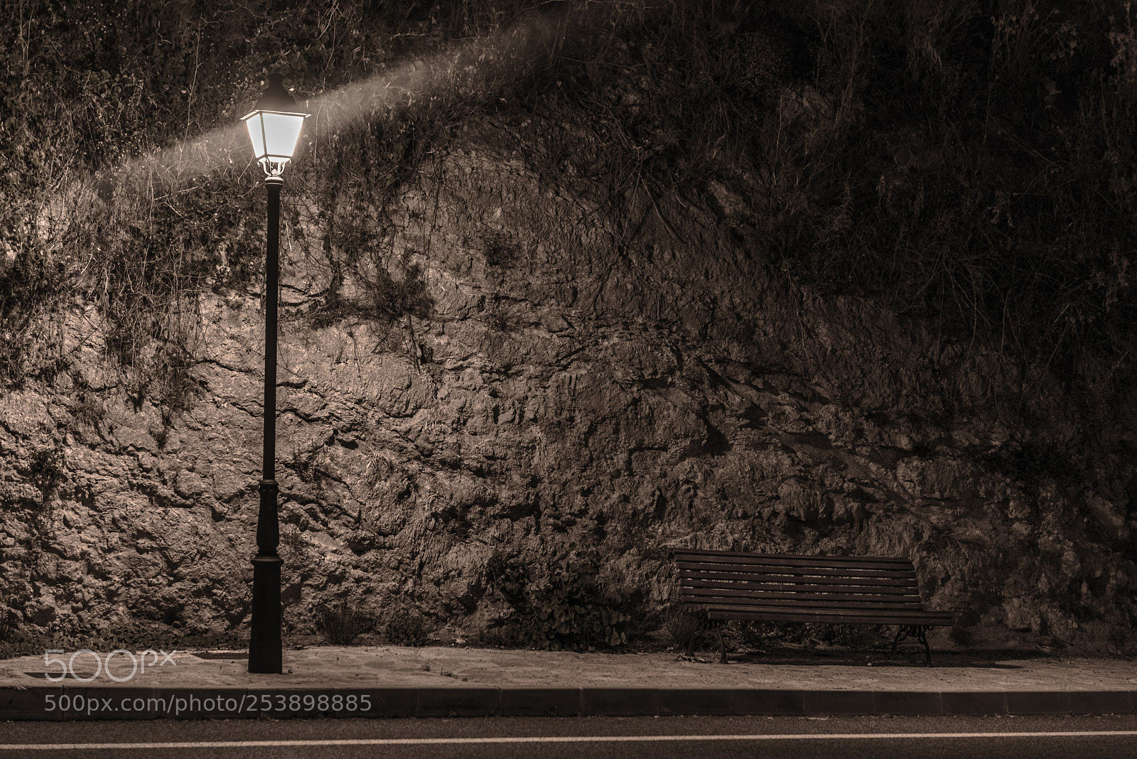 Nikon D810 sample photo. Lamppost courts bench photography