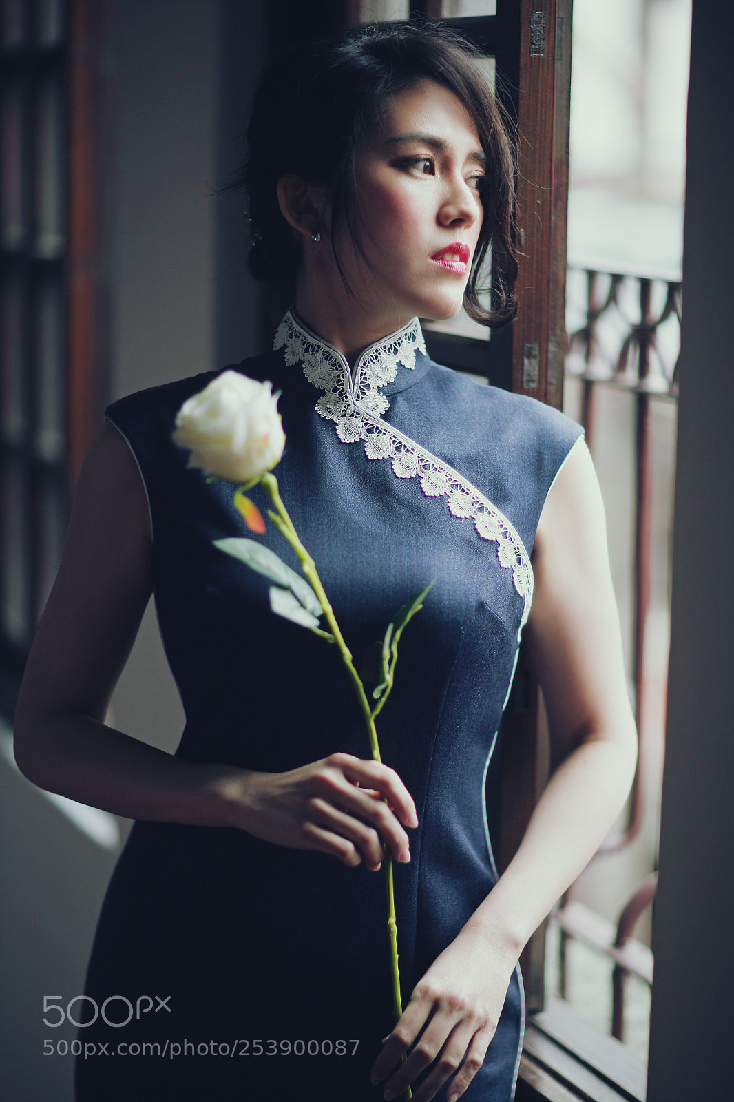Canon EOS-1Ds Mark II sample photo. The dark blue photography