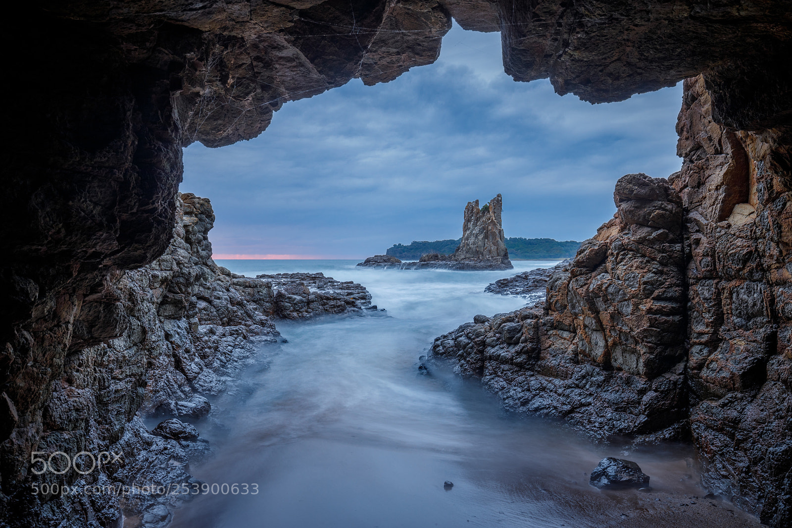 Canon EOS 5D Mark IV sample photo. Cathedral rocks cave photography