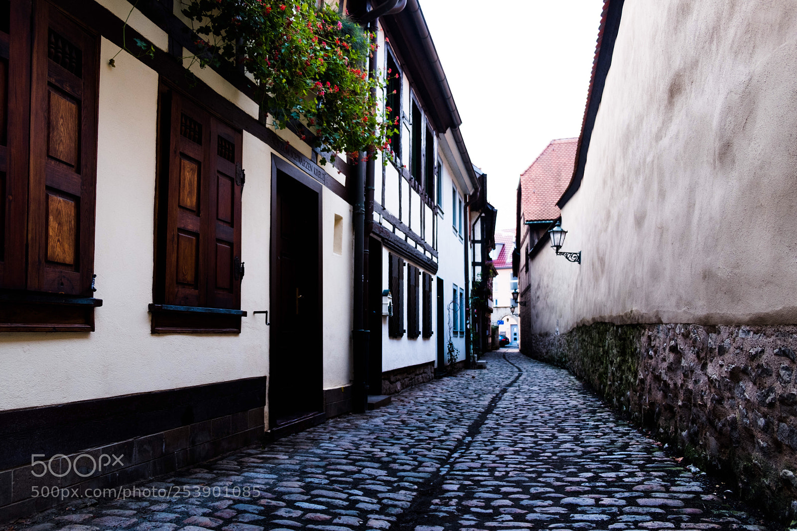 Fujifilm X-T20 sample photo. Empty alley photography