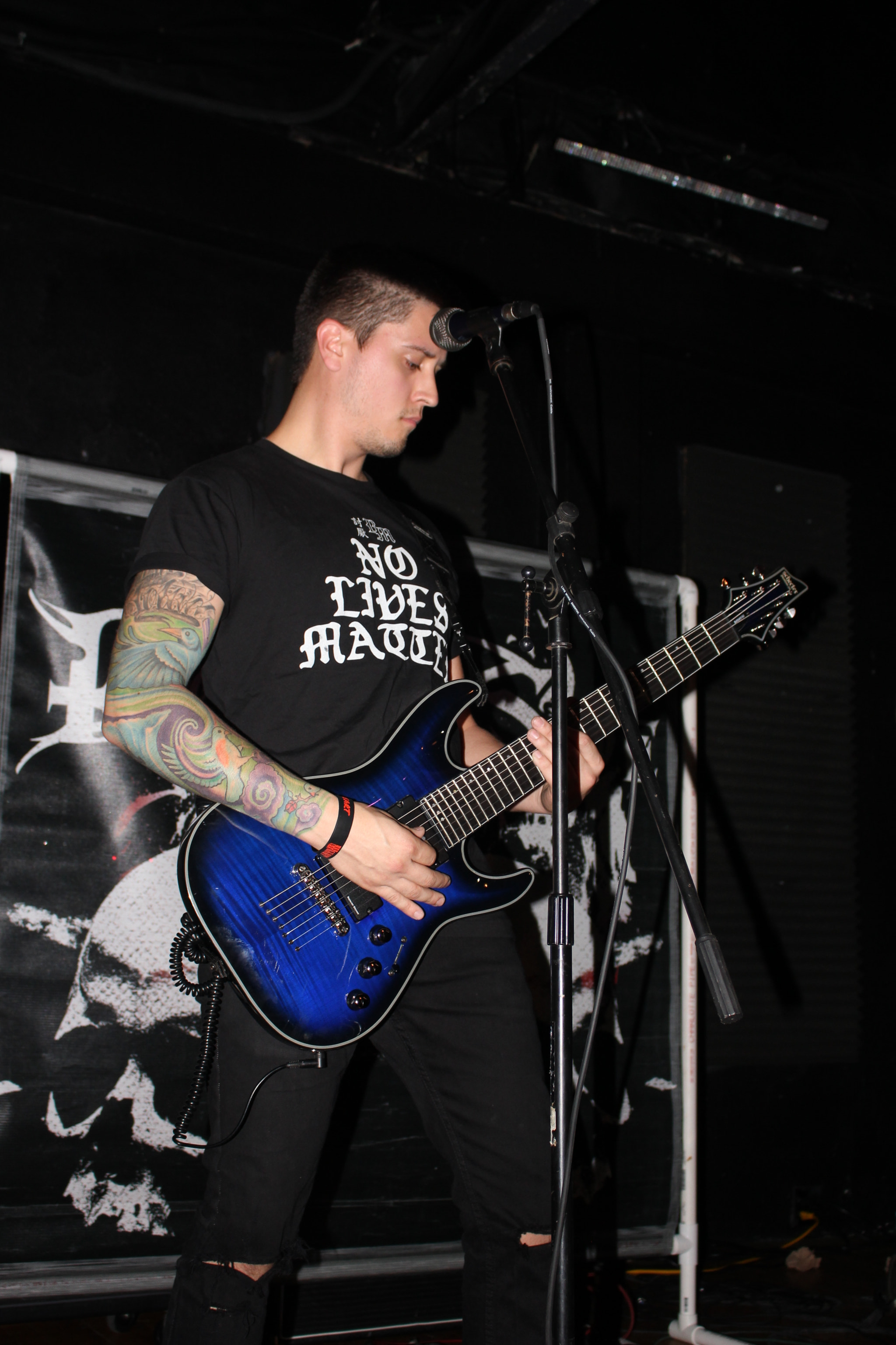Canon EOS 550D (EOS Rebel T2i / EOS Kiss X4) sample photo. Darkenside - guitarist photography