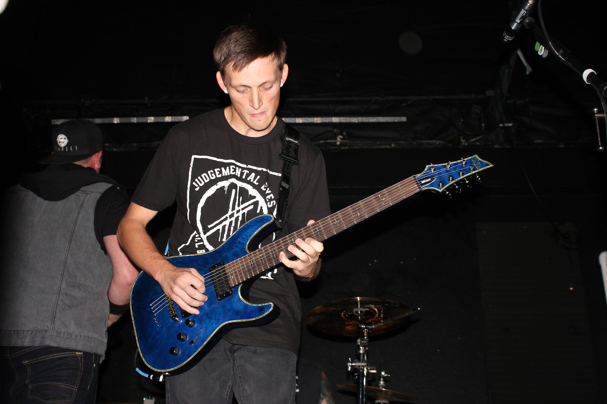 Canon EOS 550D (EOS Rebel T2i / EOS Kiss X4) sample photo. Darkenside - guitarist photography