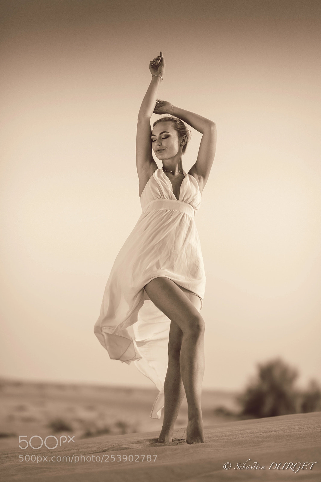 Canon EOS 5D Mark IV sample photo. Dancing on dunes sunset photography