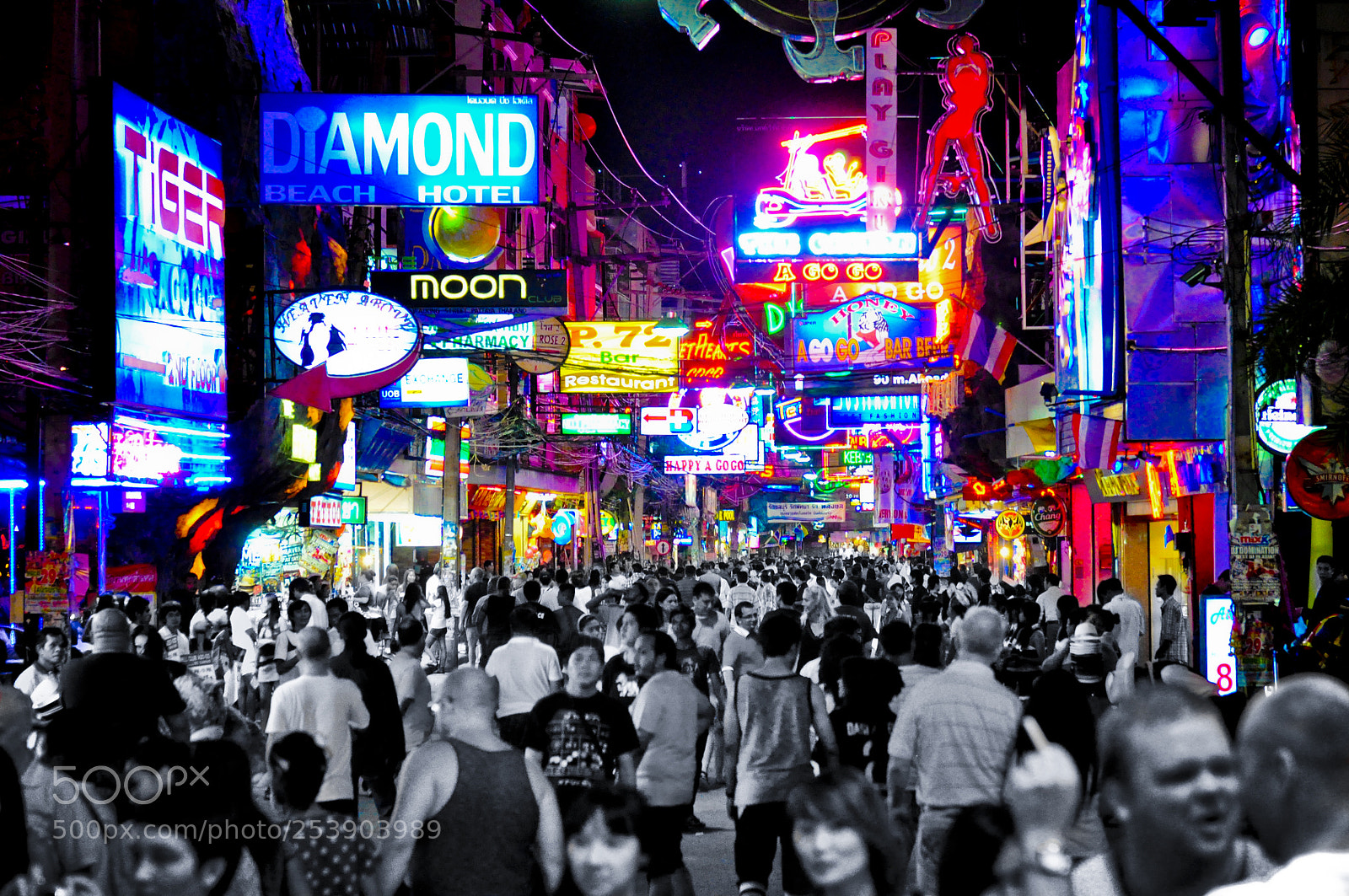Nikon D90 sample photo. Walking street photography
