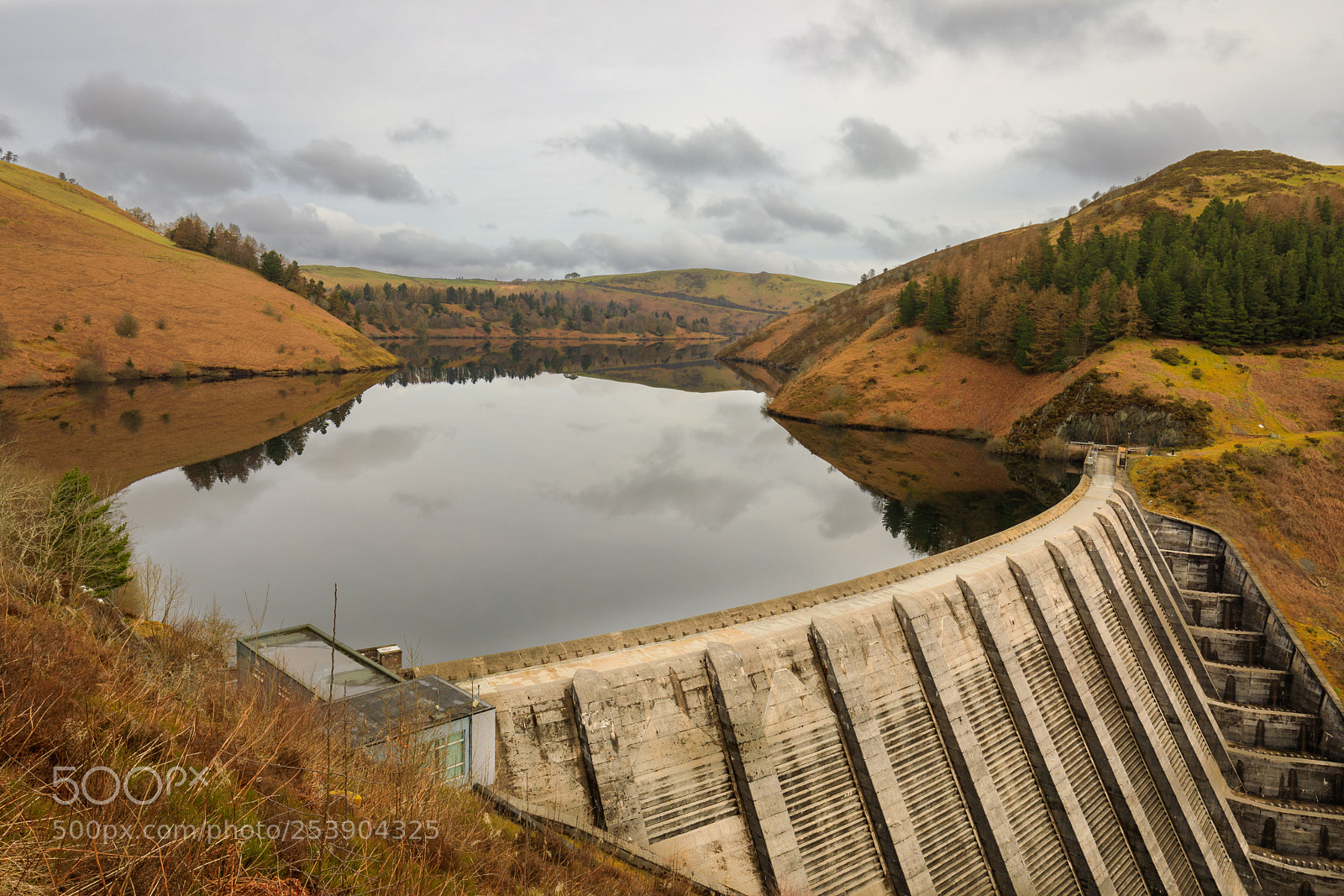 Canon EOS 5D Mark IV sample photo. Grey day reflections photography