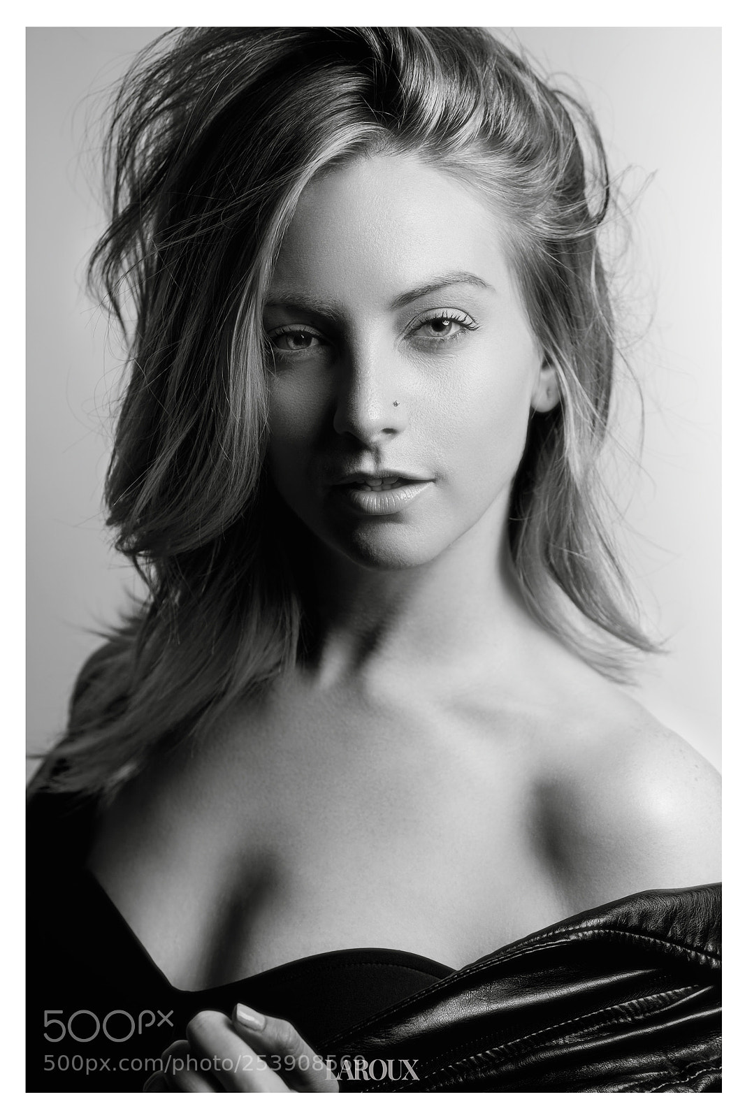 Canon EOS 5D Mark II sample photo. Portrait photography