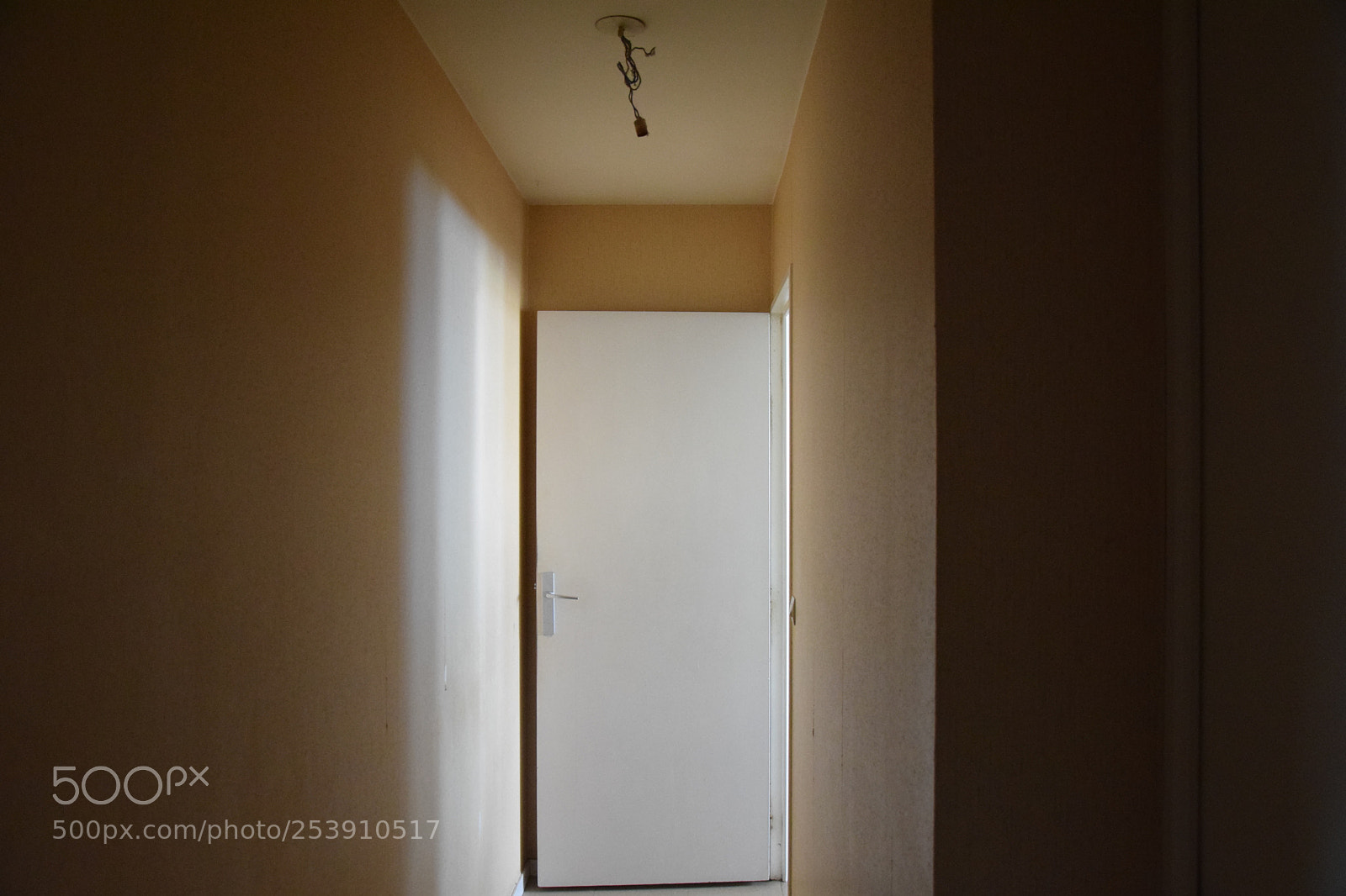 Nikon D3300 sample photo. Bout du couloir photography