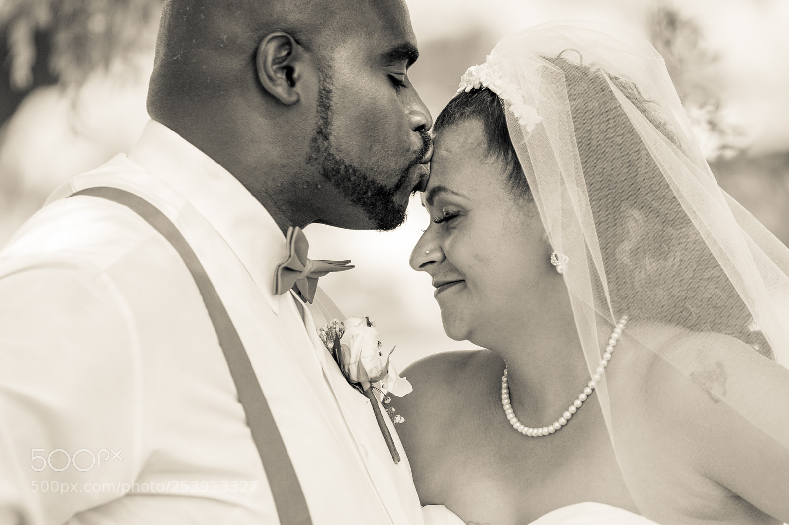 Canon EOS 5D Mark IV sample photo. The forehead kiss photography