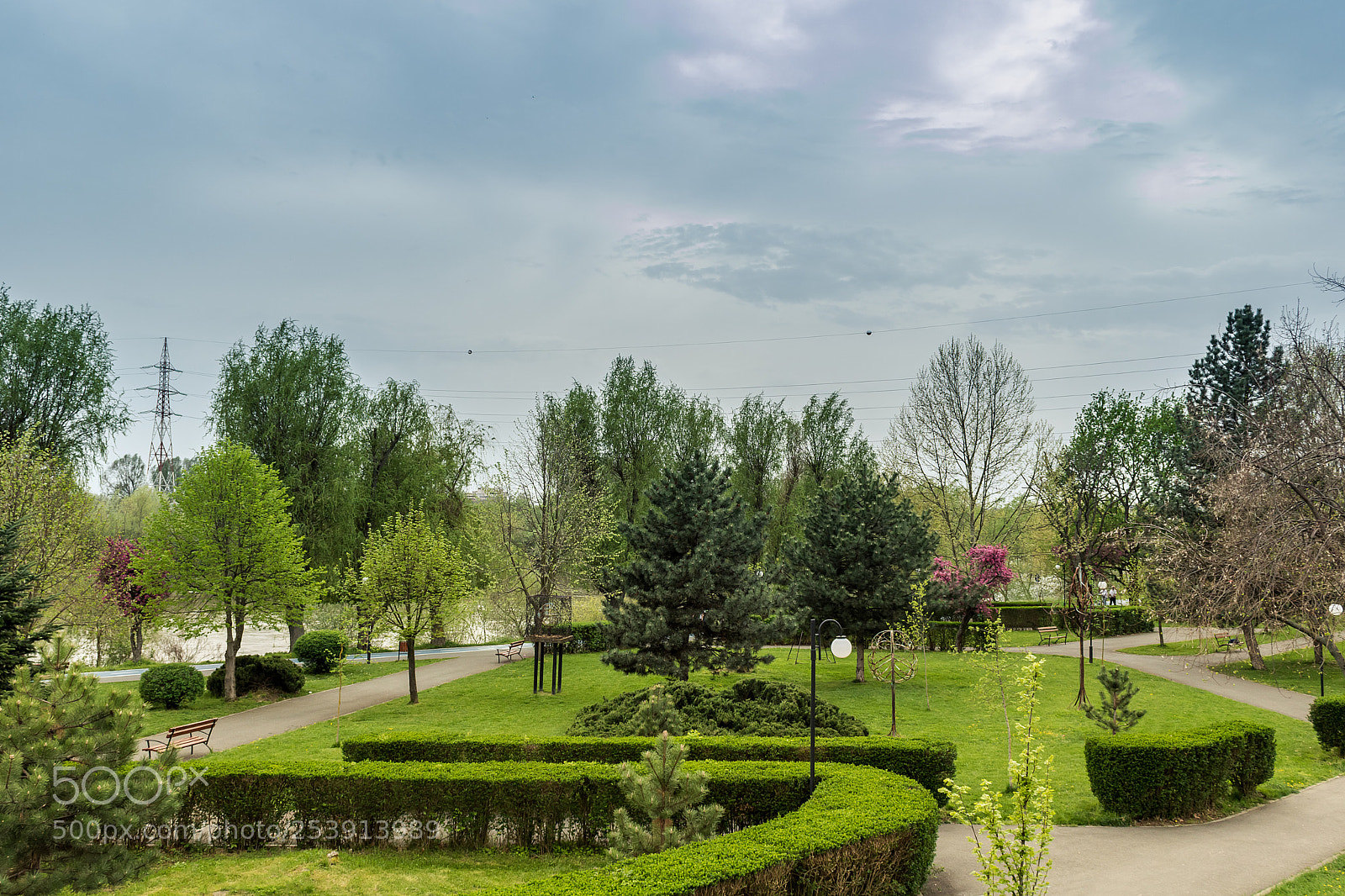 Canon EOS 750D (EOS Rebel T6i / EOS Kiss X8i) sample photo. Shades in the park photography