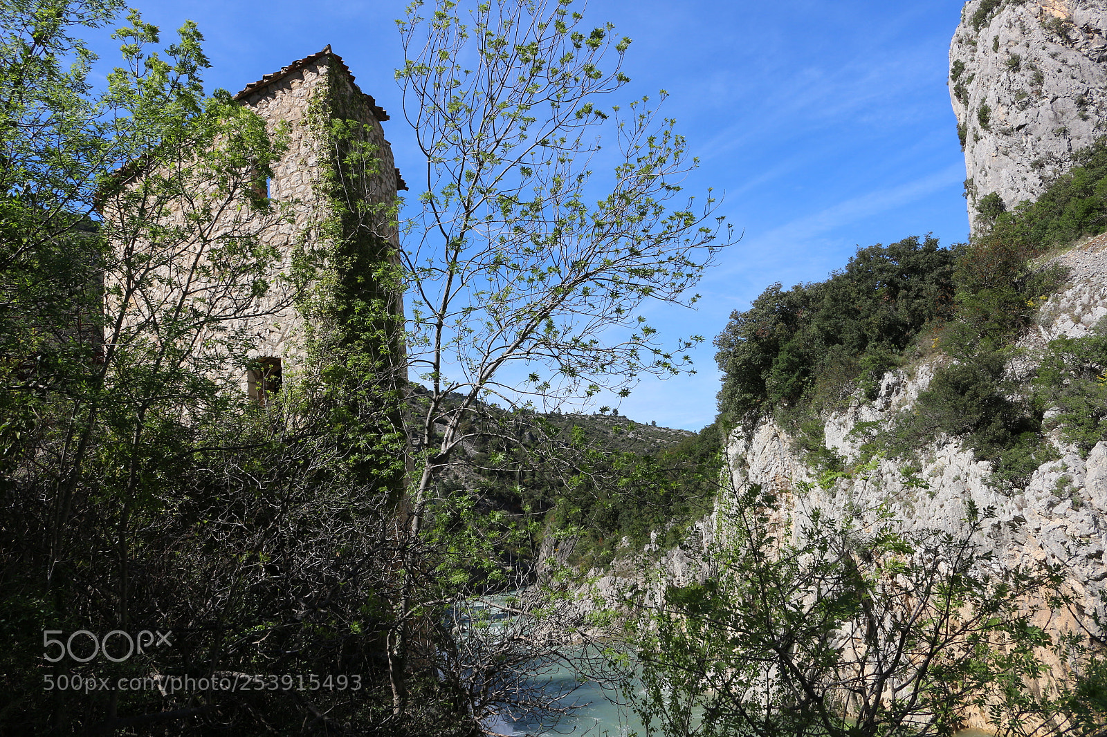 Canon EOS 100D (EOS Rebel SL1 / EOS Kiss X7) sample photo. Hidden tower photography