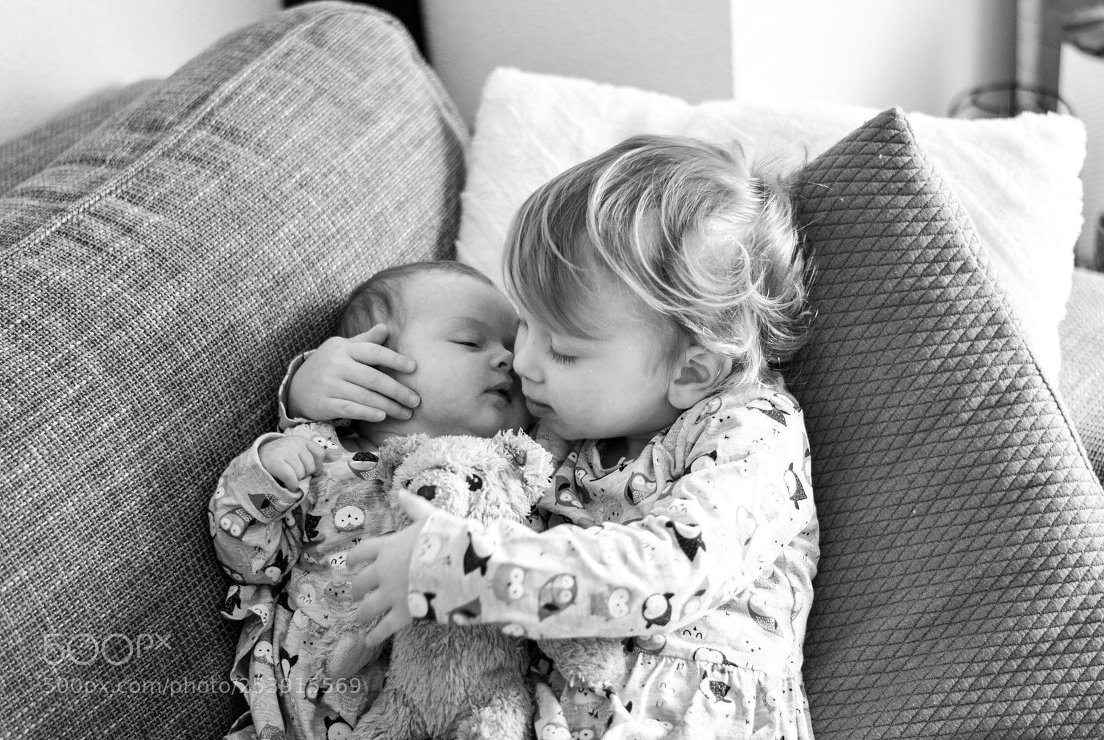 Nikon D3300 sample photo. Sisterly love photography